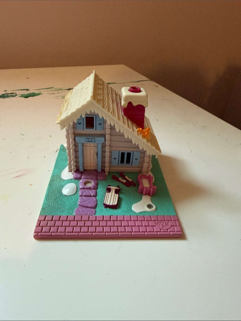 Vintage 1993 Polly Pocket Ski Lodge